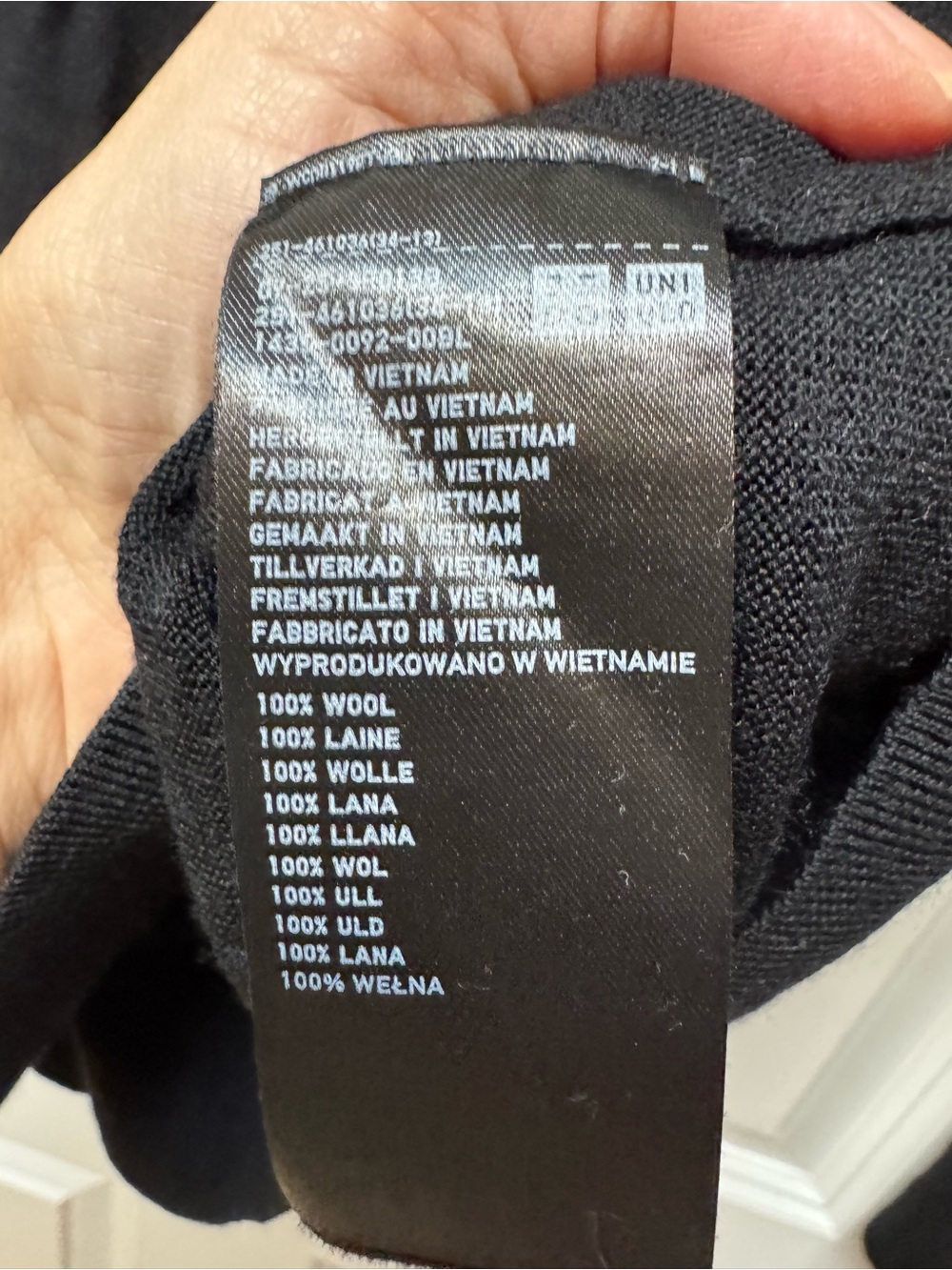 Uniqlo black merino wool crew neck sweater - Picture 3 of 4